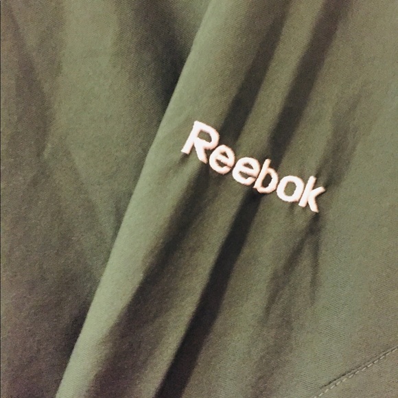 Men’s pullover. Medium.Reebook. - Picture 3 of 5